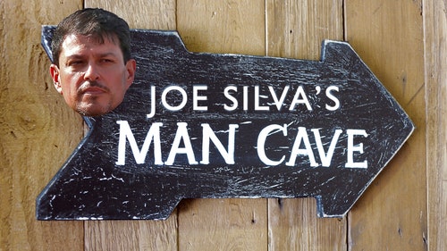 UFC Trending Image: UFC matchmaker Joe Silva's man cave is 'the best man cave in the world'